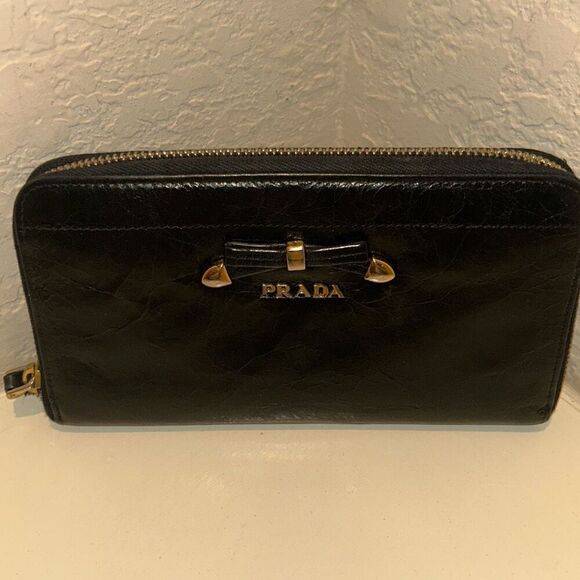 Prada Vitello Shine Zip Around Long Wallet Black Bow Front Elevated Basic Preppy - Picture 1 of 12